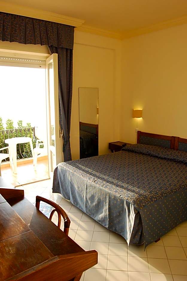 Hotel Giardino Sul Mare