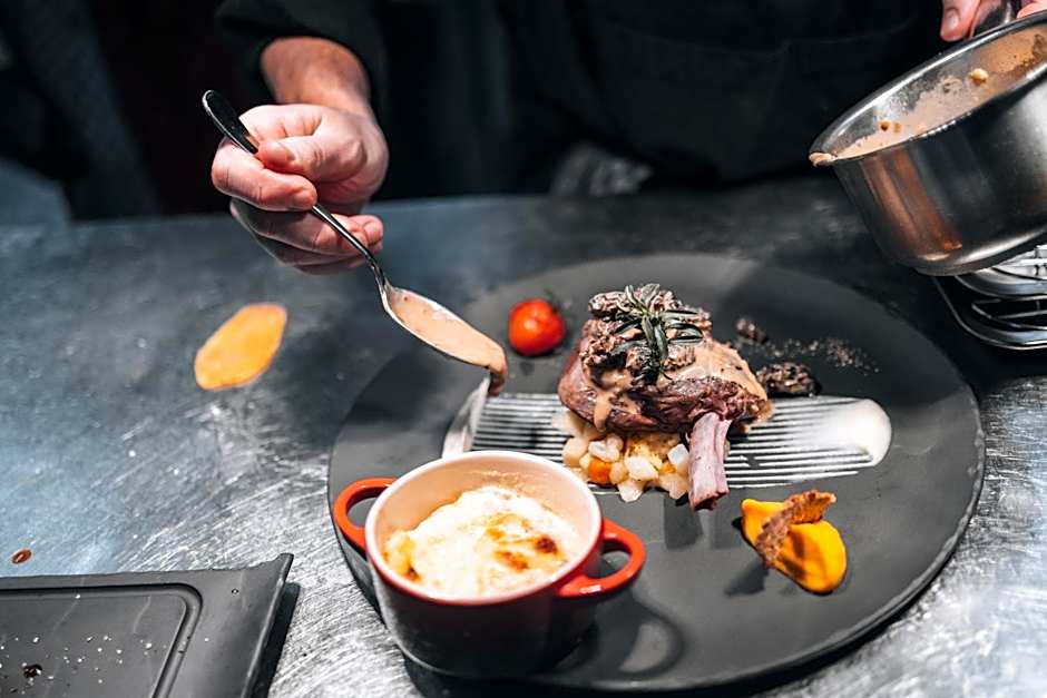 Le Coucou Hotel Restaurant & Lounge-Bar