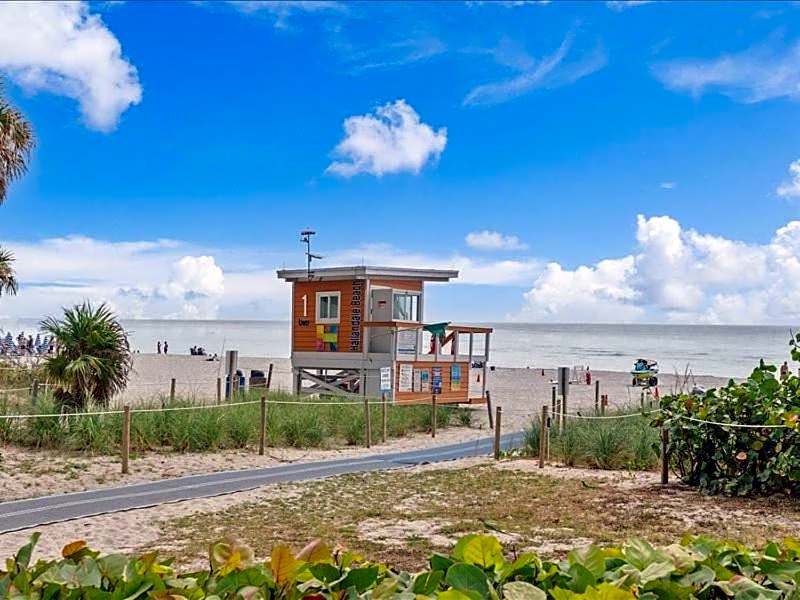 Beachside Contemporary Residence in Lyfe