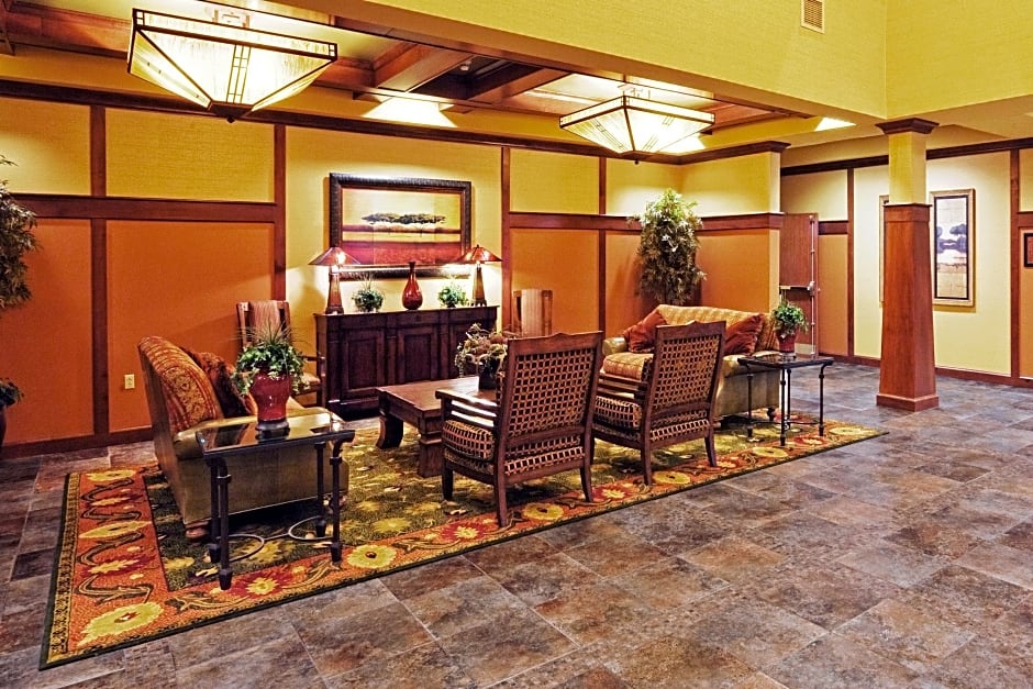The Q Hotel & Suites