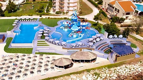 Royal Bay Resort & Aqua Park - All Inclusive and Free beach accsess
