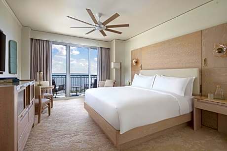 Oceanfront King Room - Club Lounge Access