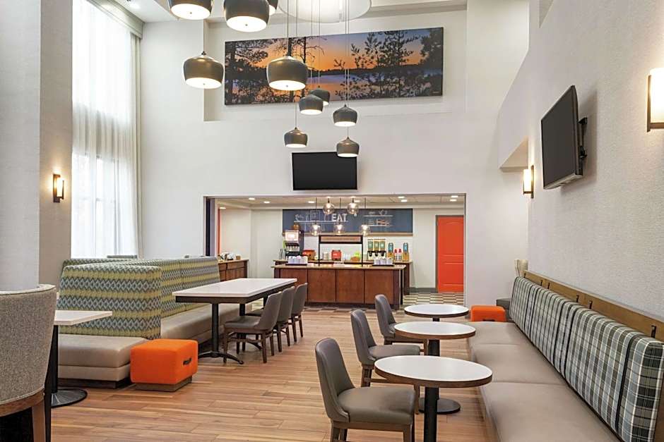 Hampton Inn By Hilton & Suites Pine Bluff
