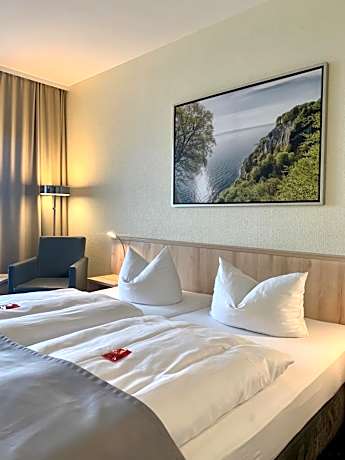 Double Room with Balcony and Sea View