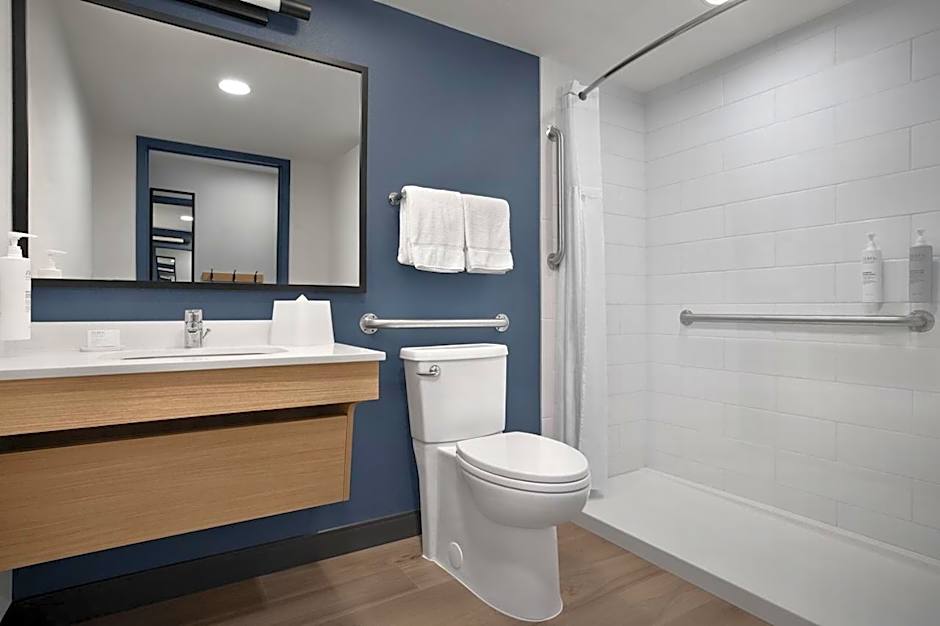 Spark by Hilton Denver East I 70