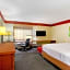 La Quinta Inn & Suites by Wyndham Raleigh Crabtree