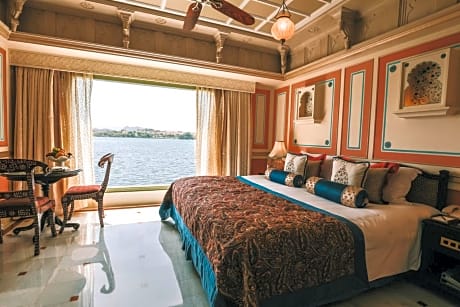 Historical Suite with Lake View