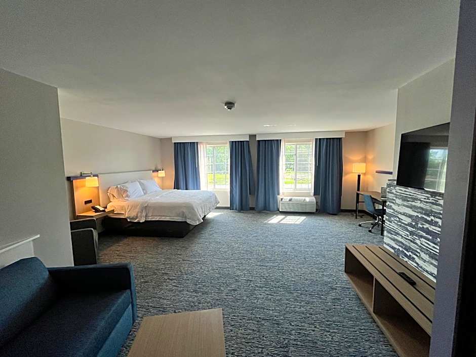 Tapa Hotel, Inn & Suites