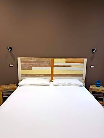 Quadruple Room with Private Bathroom