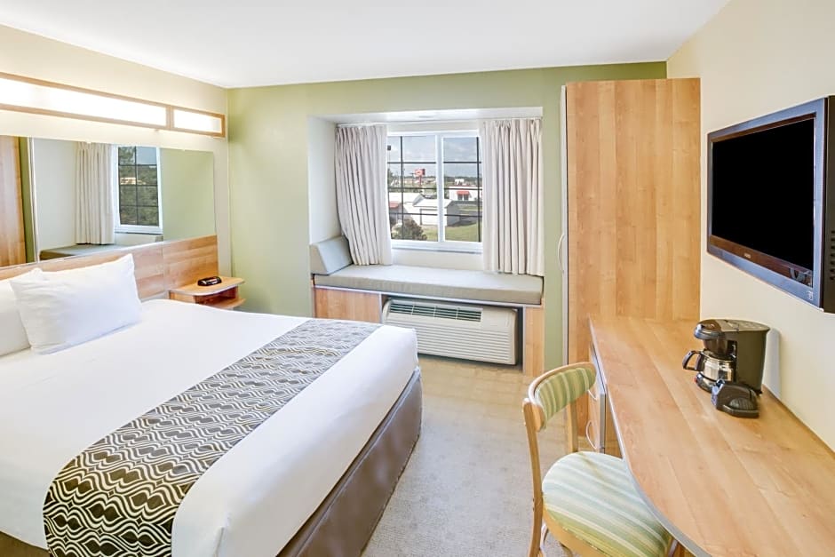 Microtel Inn & Suites by Wyndham Saraland