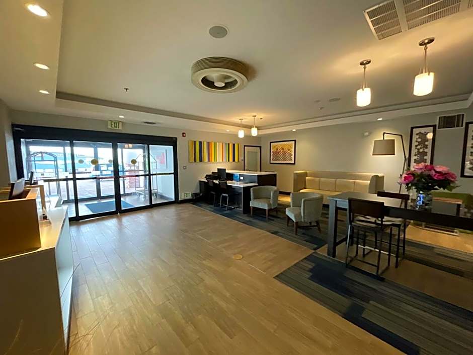 Comfort Inn & Suites Miami - Route 66
