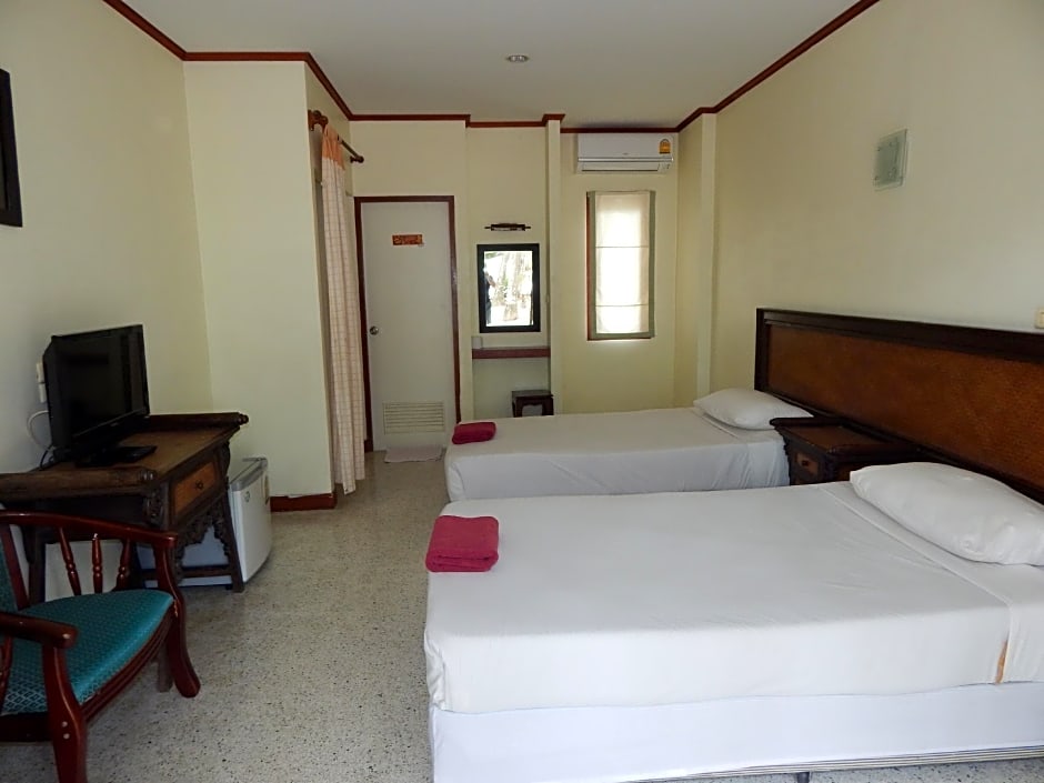 Jinta Hotel Nathon Beach