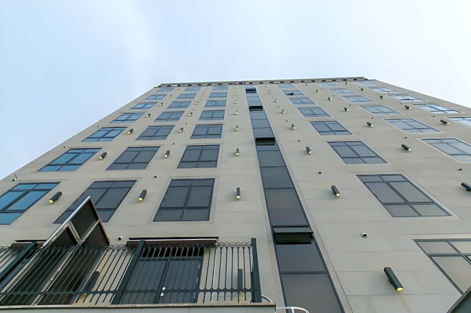 Hotel February Dong Seong Ro