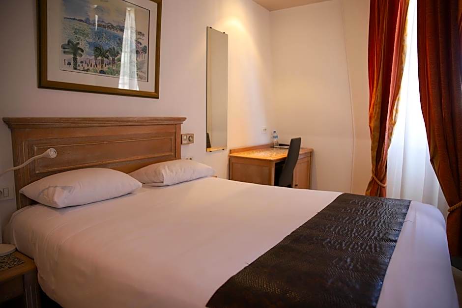 Brit Hotel Aux Sacres Reims Centre