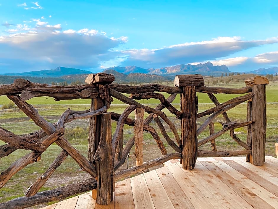 Navajo Peak Lodge