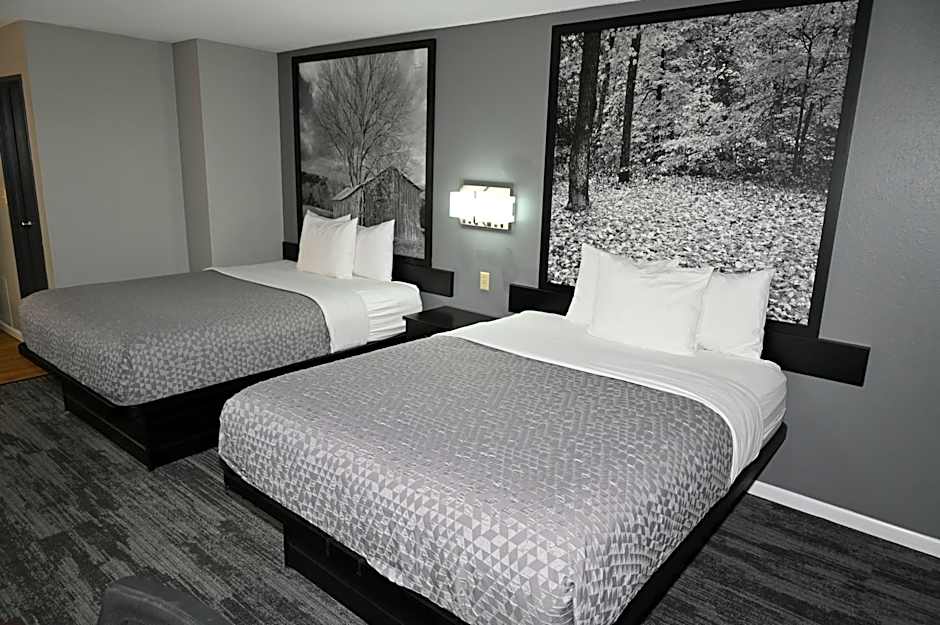 Super 8 by Wyndham Higginsville