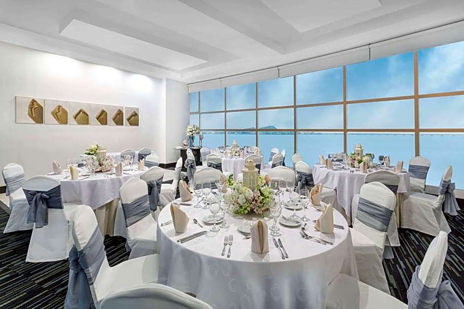 Wyndham Guayaquil, Puerto Santa Ana