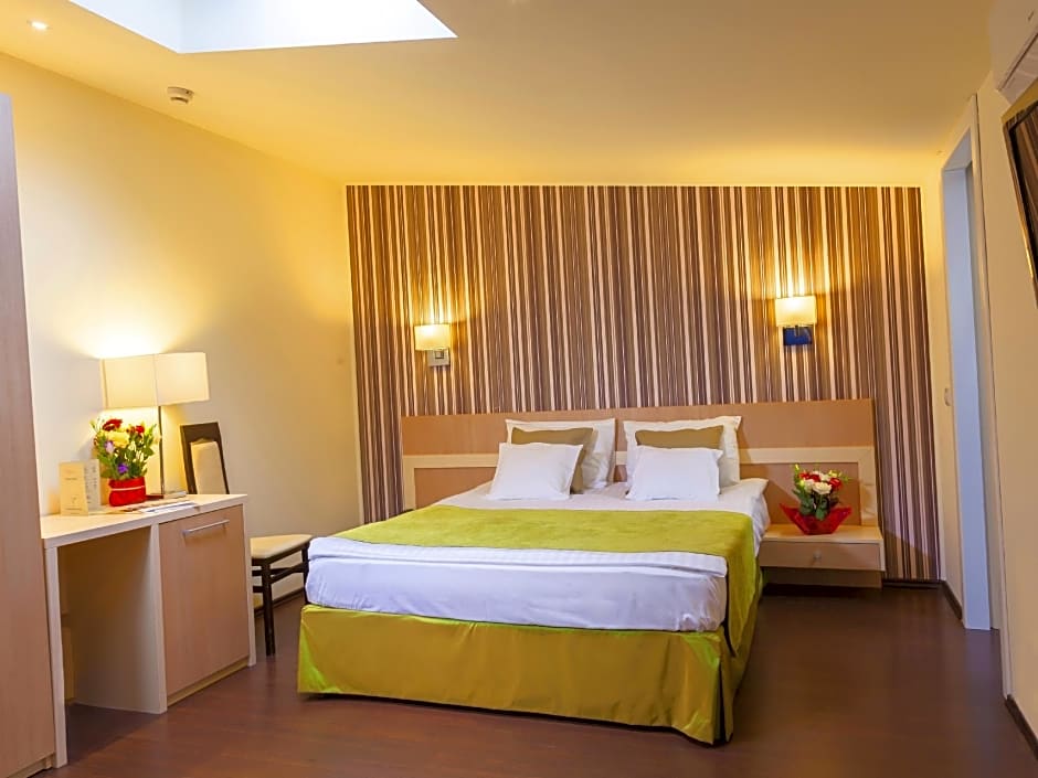 Foto 1 de 5 de Queen Room