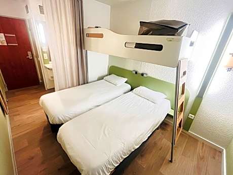 Triple Room with Three Single Beds