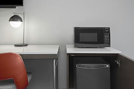 One-Bedroom Queen Suite with Two Queen Beds and Roll-In Shower - Mobility Access