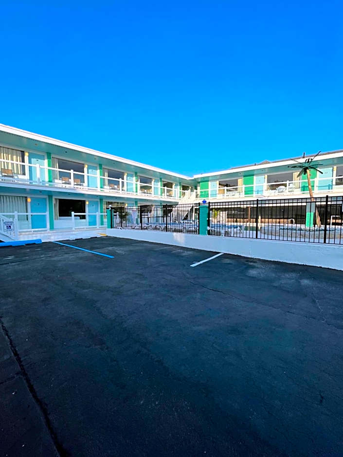 Mango Motel