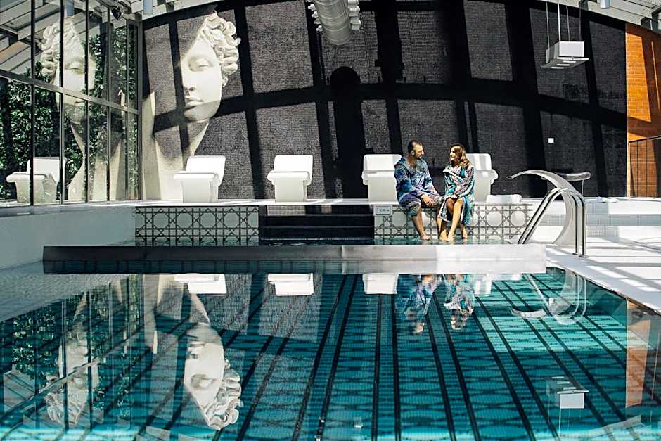 City Park Hotel & Residence