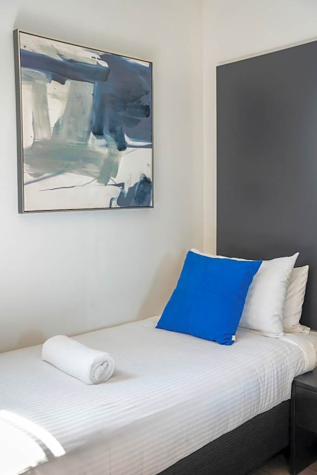 Motel 10