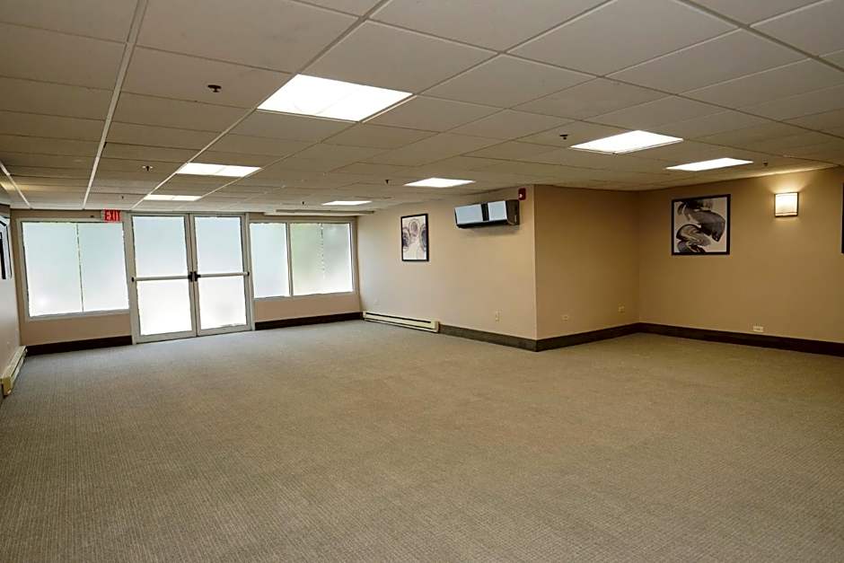 Holiday Inn & Suites Chicago-Carol Stream (Wheaton) By IHG
