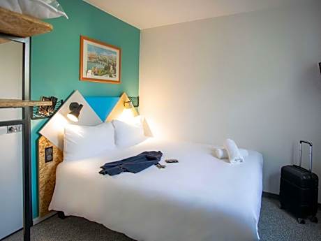 Little POP Single Room with One Double Bed