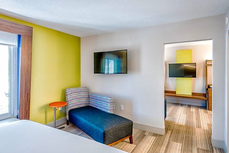 Holiday Inn Express Charleston US Highway 17 & I-526 By IHG