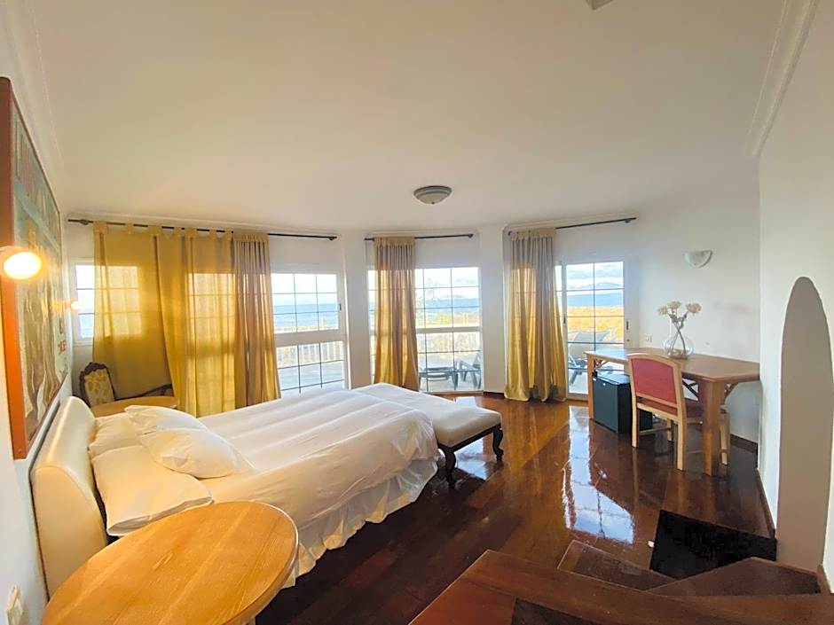 Photo 1 of 5 of Sea View