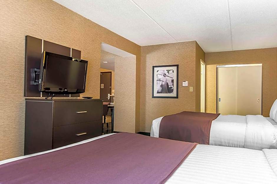 Photo 1 of 4 of 2 Queen Beds Suite