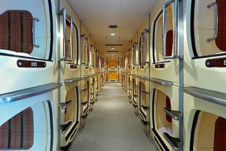 Capsule Room for Male with Socket - Upper Level