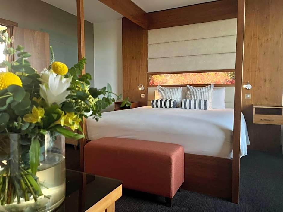 The Gateway Hotel