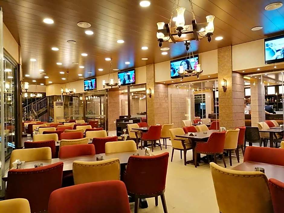 La Place Hotel
