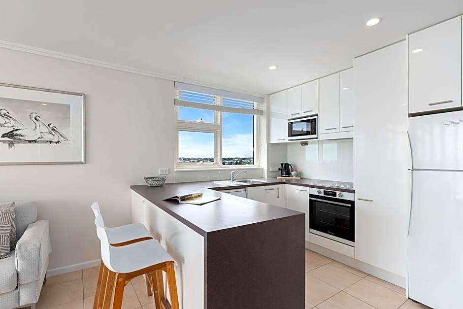 84 The Spit Holiday Apartments