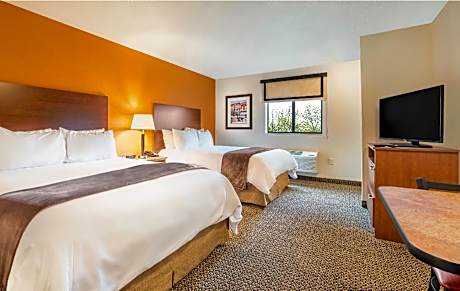 2 Queen Beds Mobility Accessible