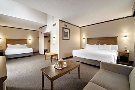 Superior Split King Queen Room