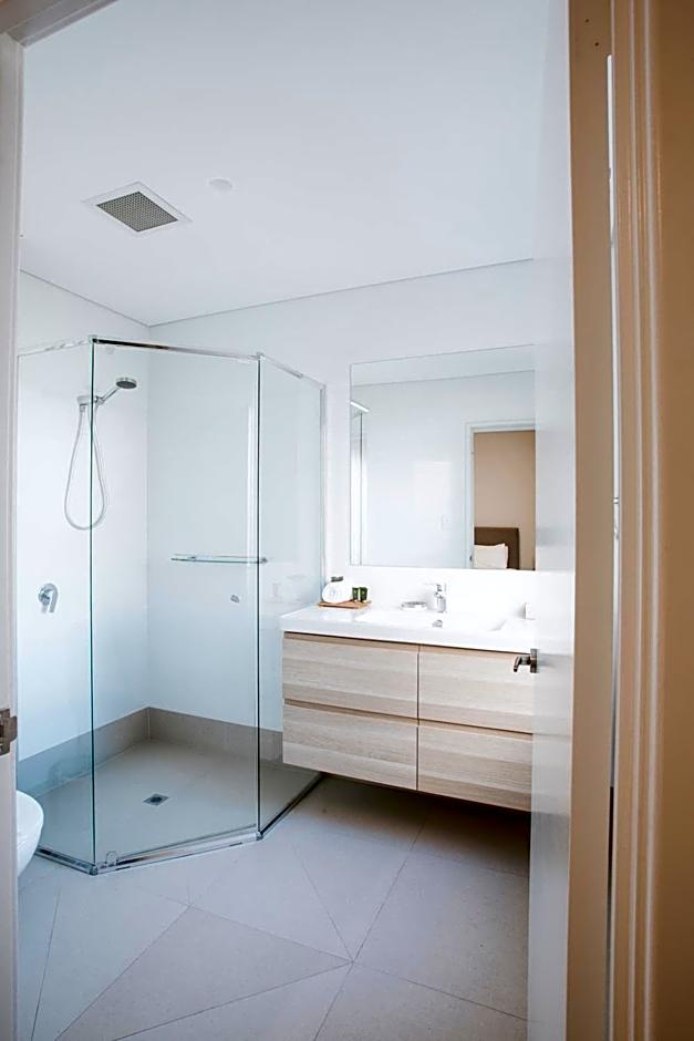 Canal Rocks Beachfront Apartments