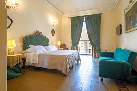 Large Quadruple Room (4 Adults)