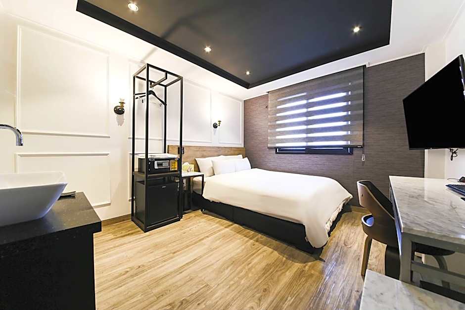 Louis Hotel Gangneung