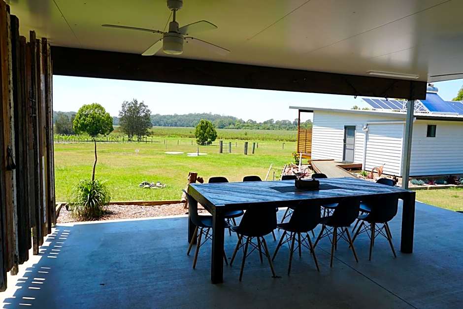 Narangba Motel (formerly Brisbane North B&B and Winery)