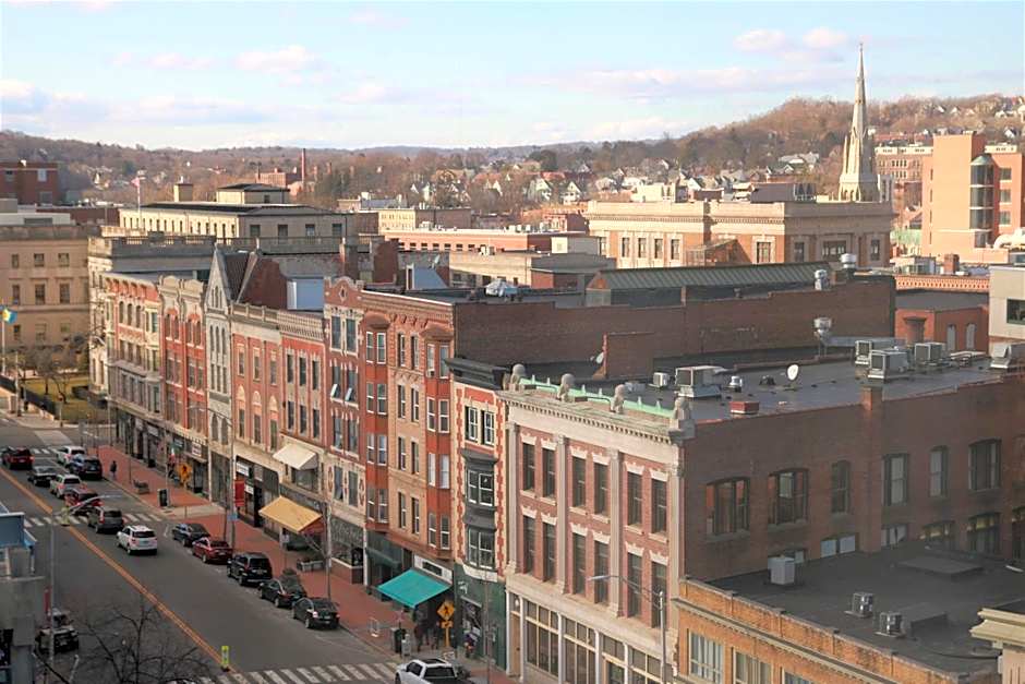 Courtyard by Marriott Waterbury Downtown