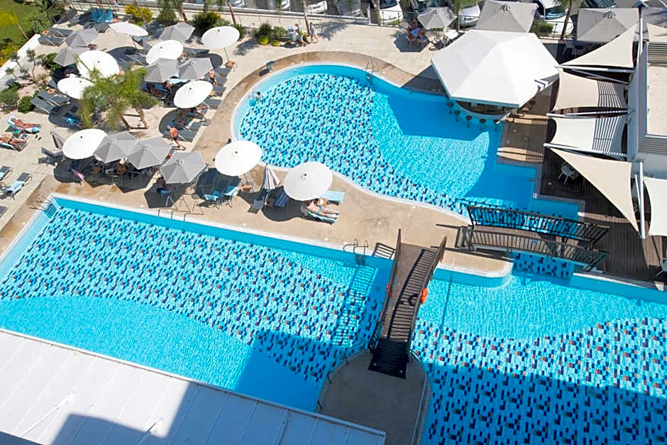 Vassos Nissi Plage Hotel & Spa