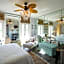 Palm Beach Hotel with Juliette Balconies! 2 blocks from beach! Historic Landmark