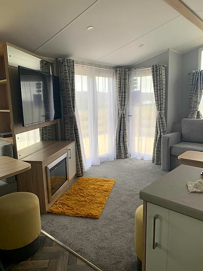 The Castleton Sea View 13