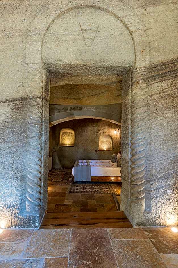 Sarnich Cave Suites