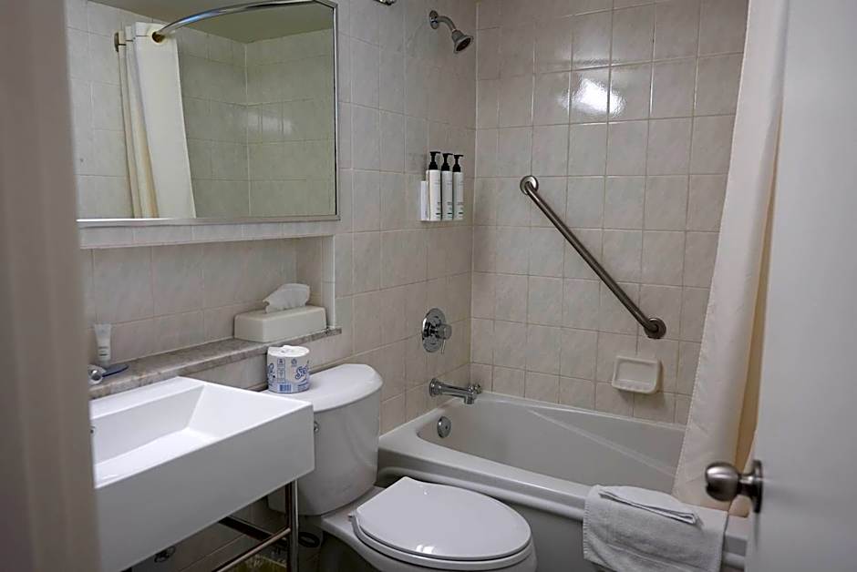 Travelodge by Wyndham Niagara Falls at the Falls