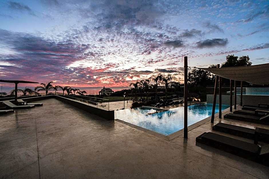 Cavo Zoe Seaside Hotel