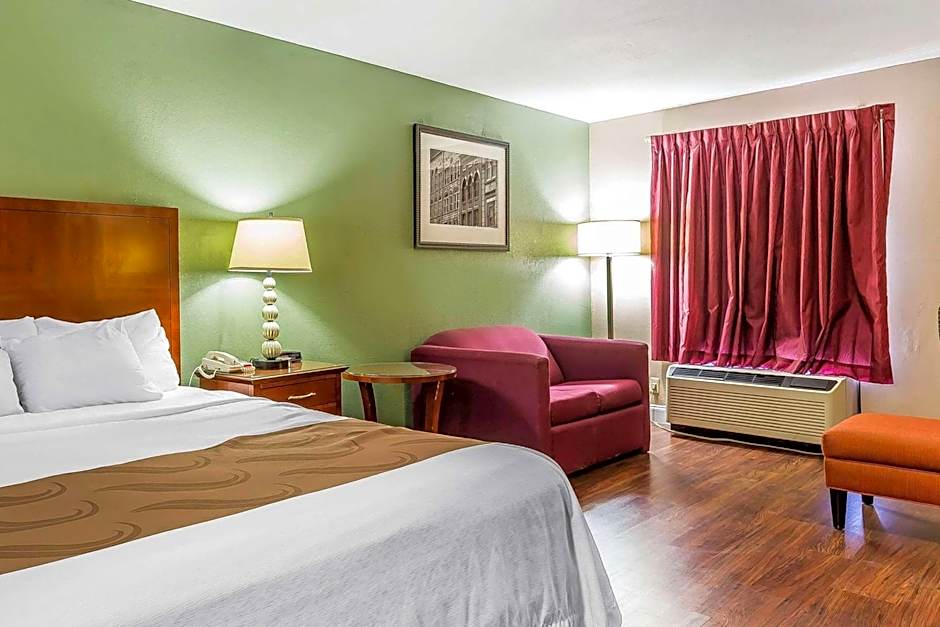 Quality Inn & Suites near Robins Air Force Base